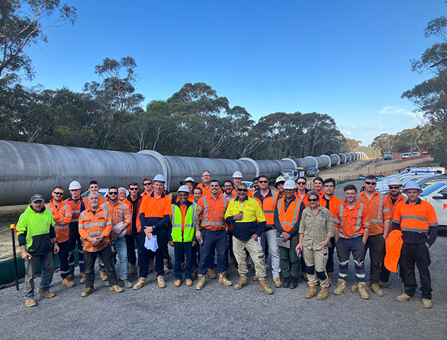 Kangaroo Valley pipeline project workers